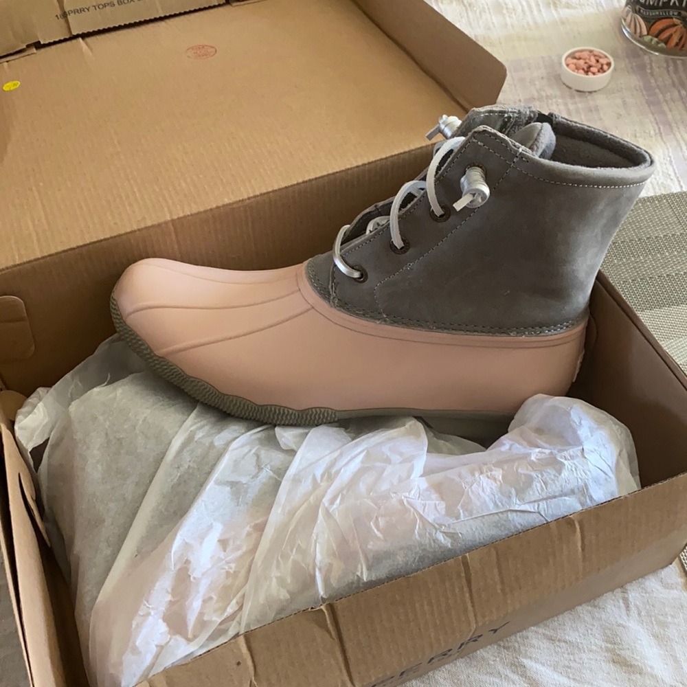 New Sperry boots, still in box